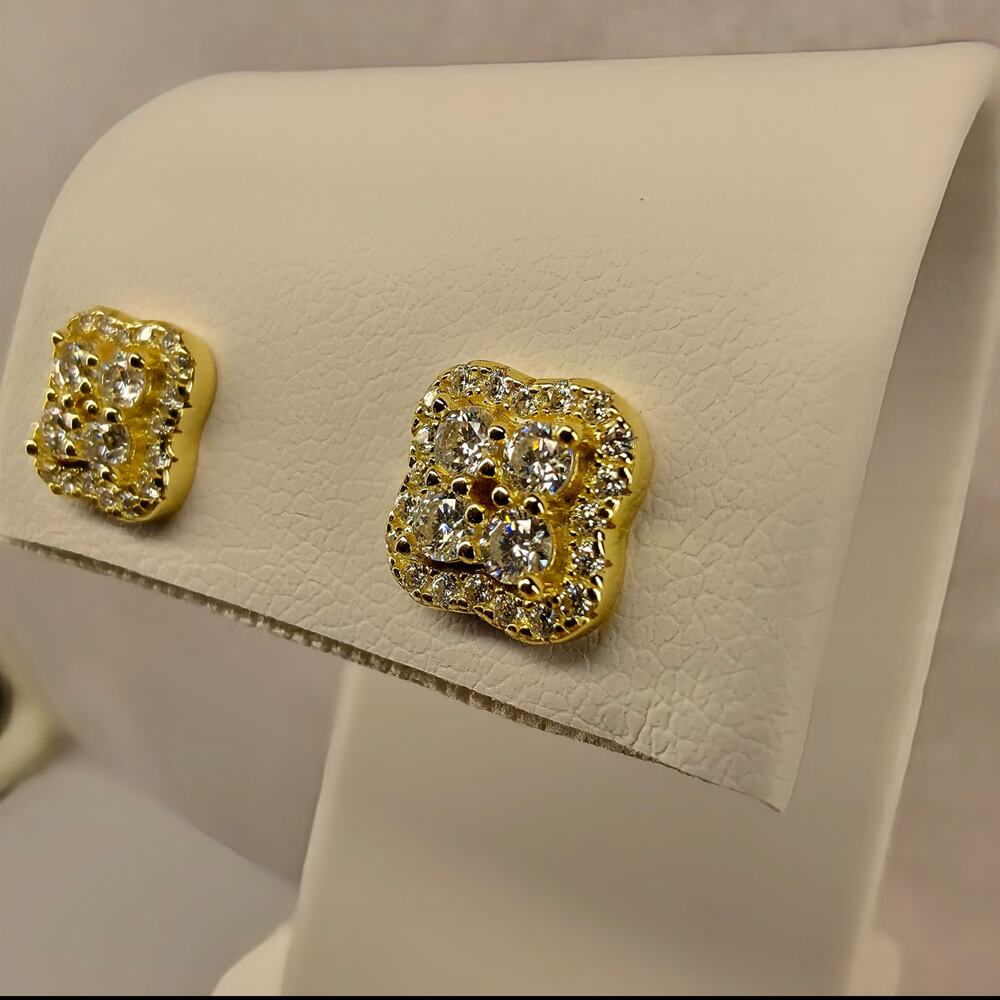 0.58ct Moissanite Clover Stud Earrings 8mm Gold Over 925 Silver - Picture 4 of 9